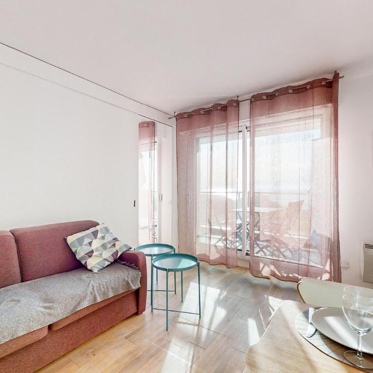 Gorgeous Apartment In Royan With House Sea View - Two-Bedroom Apartment - 11