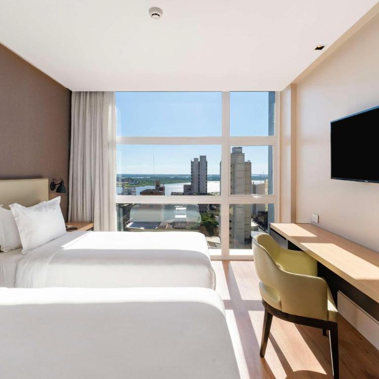 Palmaroga Hotel Asuncion, Tapestry Collection by Hilton - Family Room with One King Bed and Two Twin Beds - 4