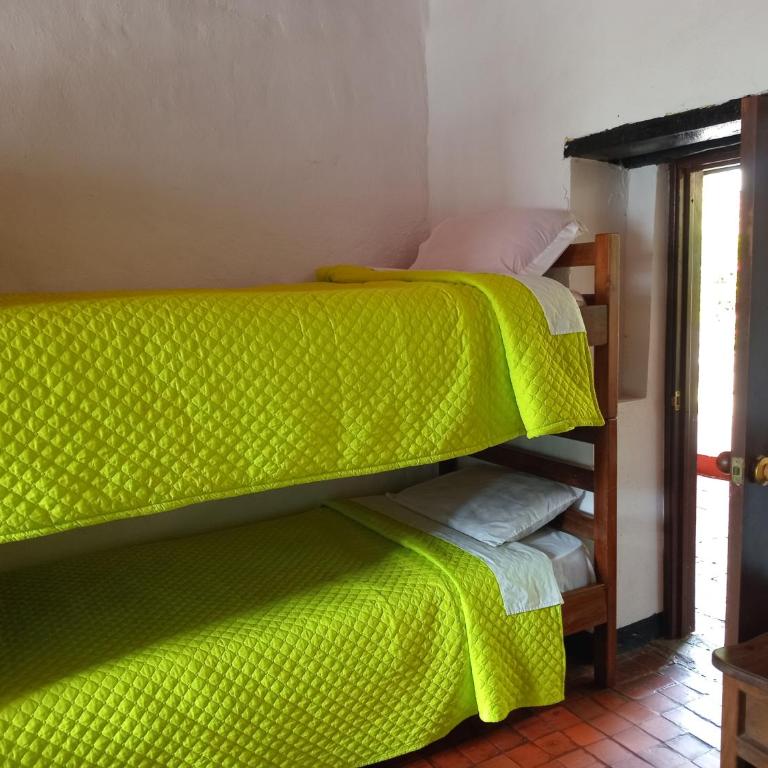 Hostal Santa Isabel - Habitación Triple - 2