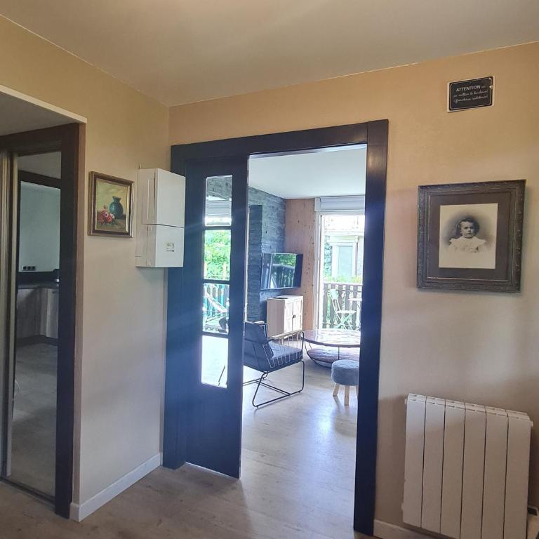 Gîte spacieux à Gérardmer avec vue sur lac, 3 chambres, Wi-Fi et parking - FR-1-589-761 - Appartement - 7