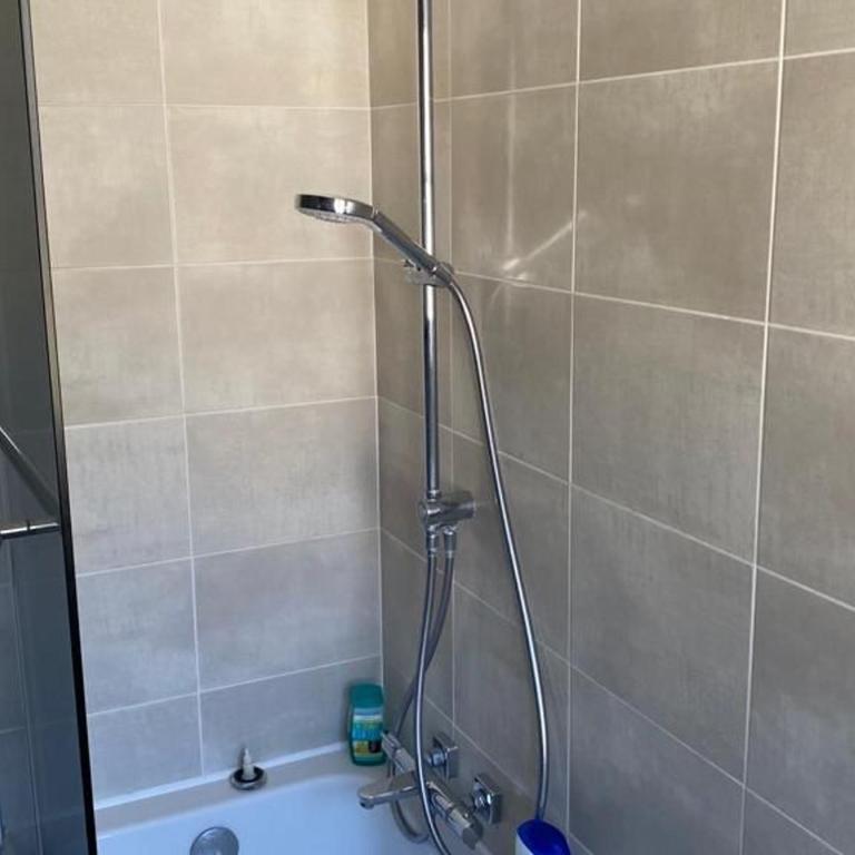 Gîte spacieux à Gérardmer avec vue sur lac, 3 chambres, Wi-Fi et parking - FR-1-589-761 - Appartement - 21
