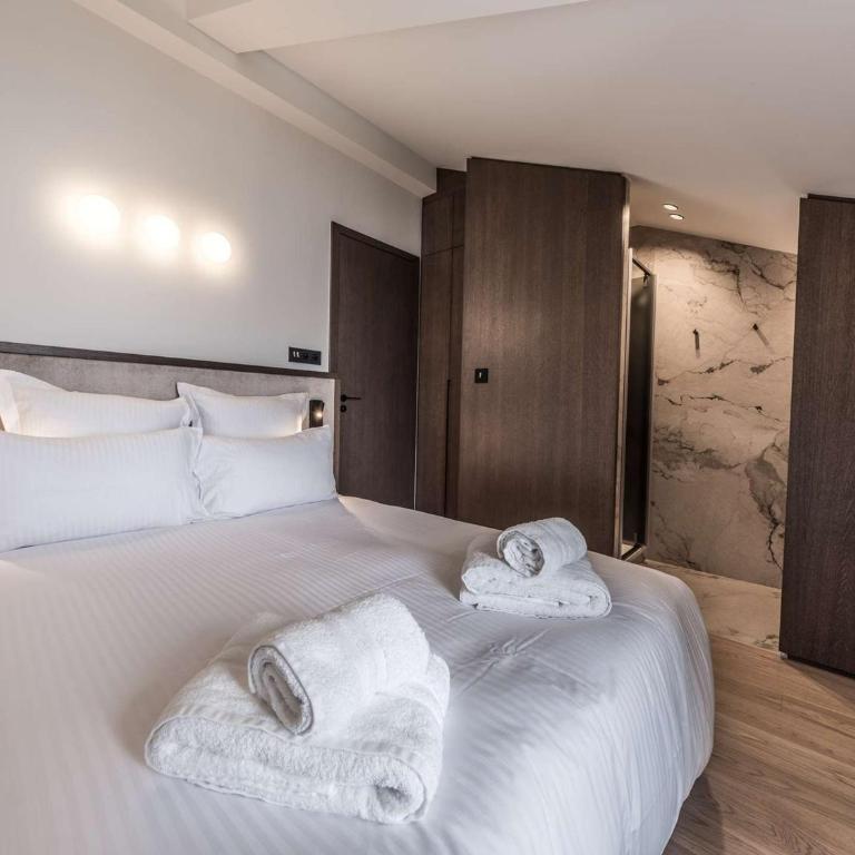 Appartement ski aux pieds à Courchevel avec cheminée, parking, Wi-Fi pour 9 personnes - FR-1-631-222 - Apartment - 12
