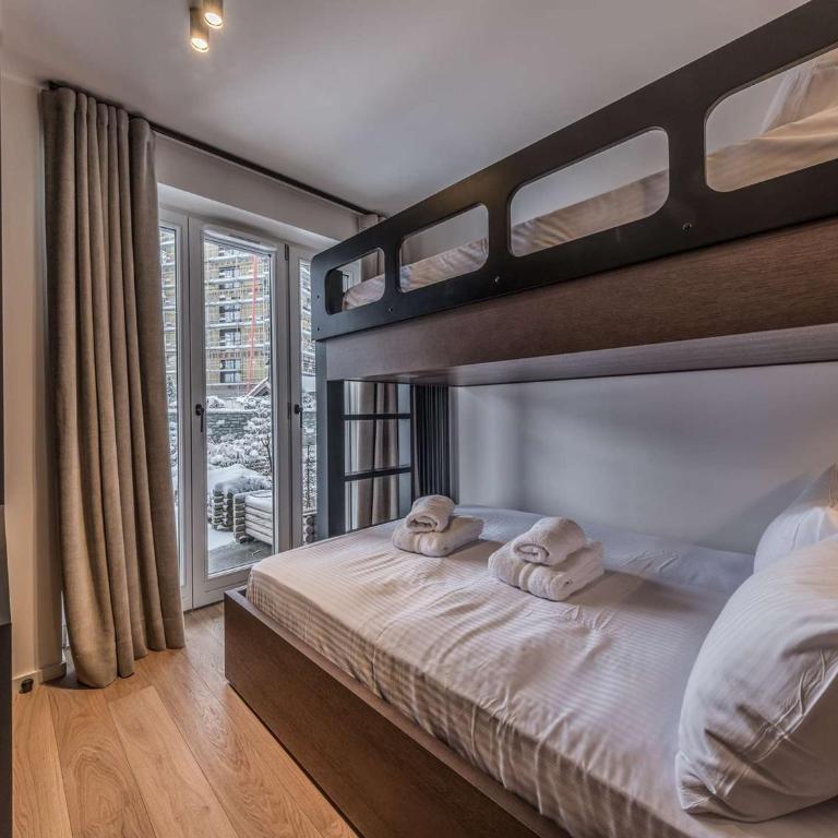 Appartement ski aux pieds à Courchevel avec cheminée, parking, Wi-Fi pour 9 personnes - FR-1-631-222 - Apartment - 14