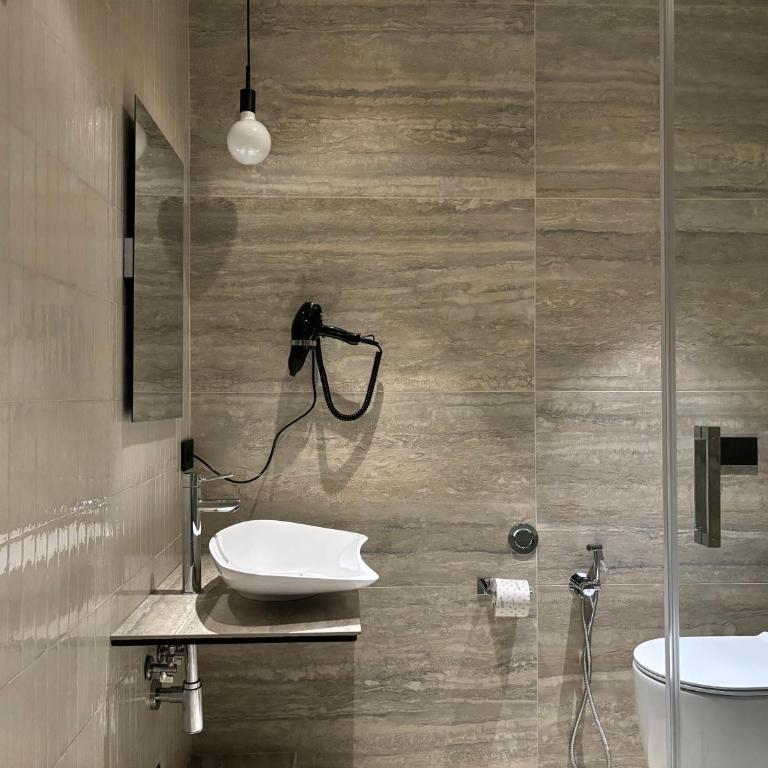 AV Hotel Milano - Camera Tripla - 3