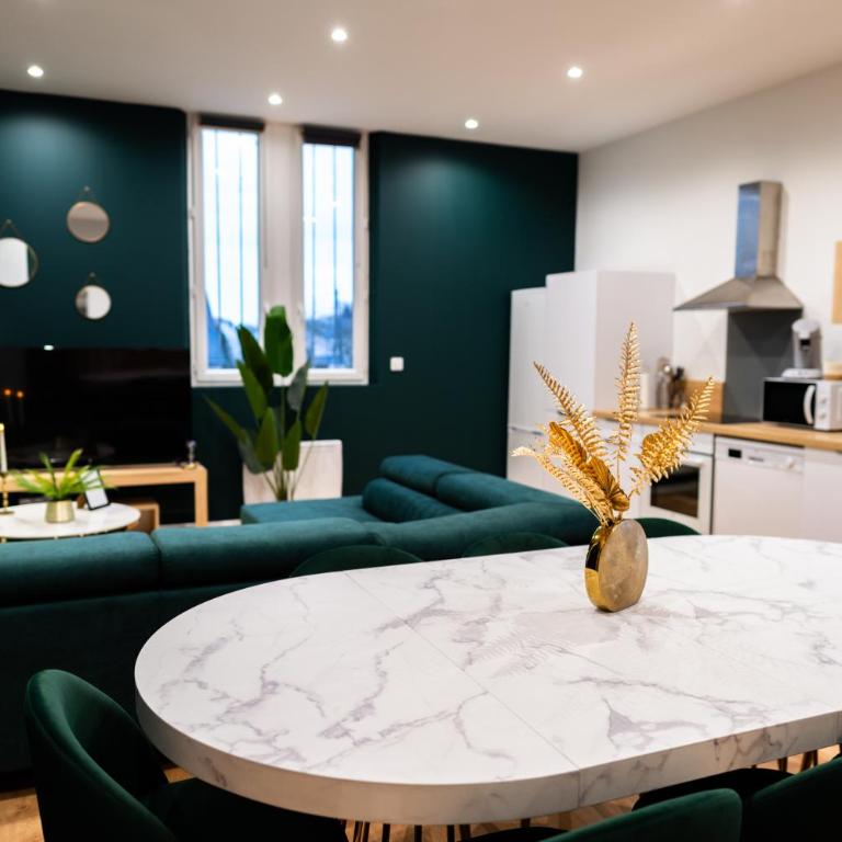 Grand loft familial 4 chambres avec parking privé - Appartement - 2