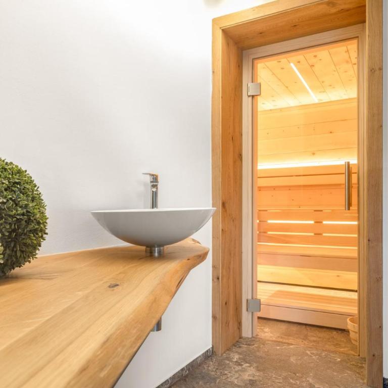 Dorfchalet by we rent - Ferienhaus mit Dusche - 5