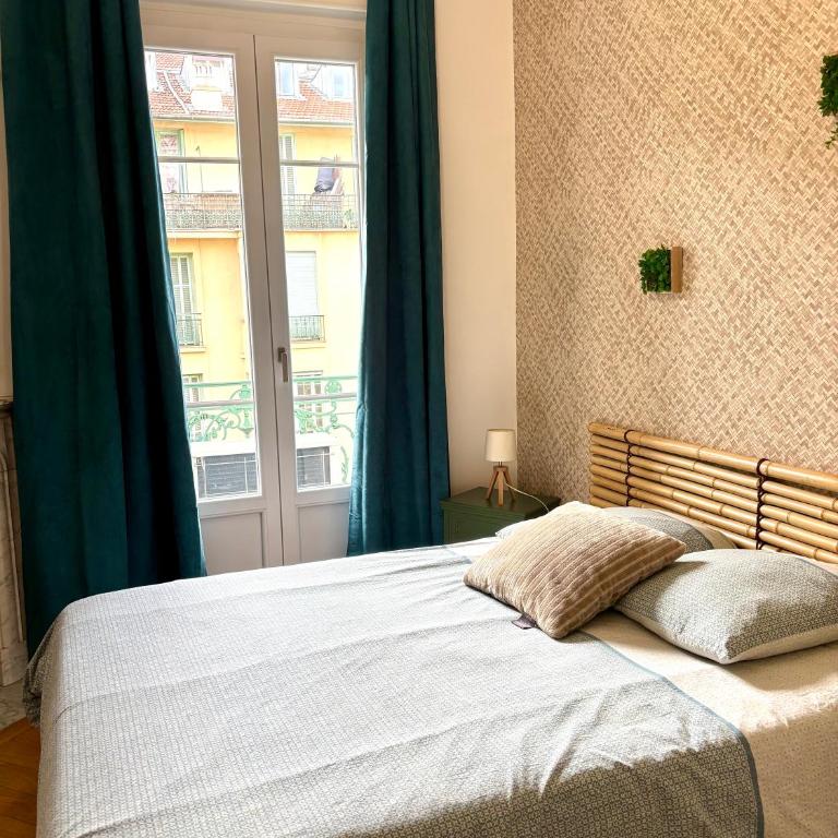 Les chambres de Cédric ICONIC TRAM GARE Nice Ville pour personnes CALMES - Chambre Double - 3