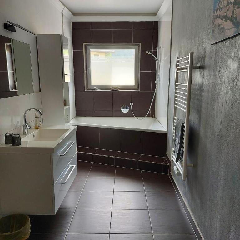 Our's Living - modern Apartments with Sauna near Kitzbüheler Alpen ski lift - Apartment mit Terrasse - 9