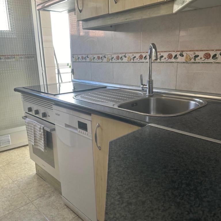 Piso familiar - One-Bedroom Apartment - 12