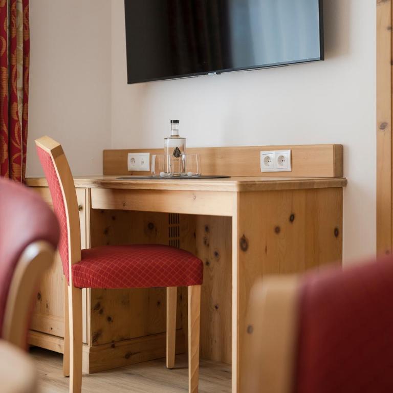 Hotel Lärchenhof - Junior Suite mit Balkon und Bergblick - 13