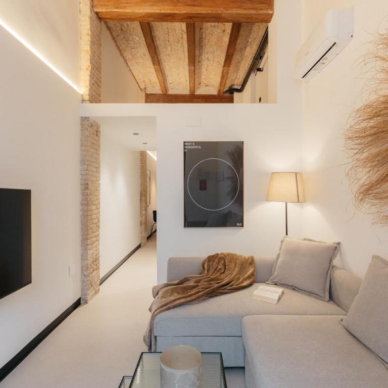 Lovely Exclusivity in Valencia Center - One-Bedroom Apartment - 1