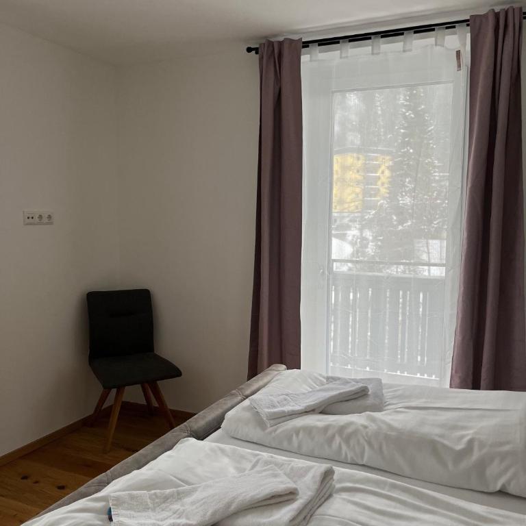 Stubnerkogel Apartments - Apartment mit 1 Schlafzimmer, Balkon und Bergblick - 10