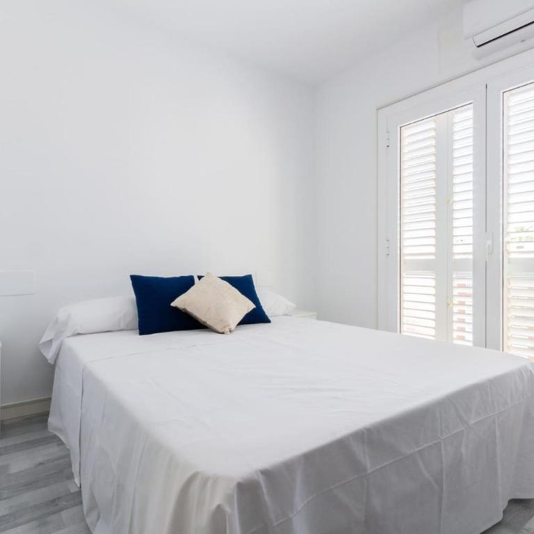 The Sun - pool and relax - One-Bedroom Apartment - 2