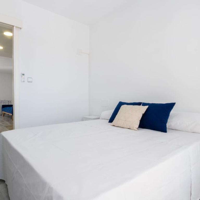 The Sun - pool and relax - One-Bedroom Apartment - 24