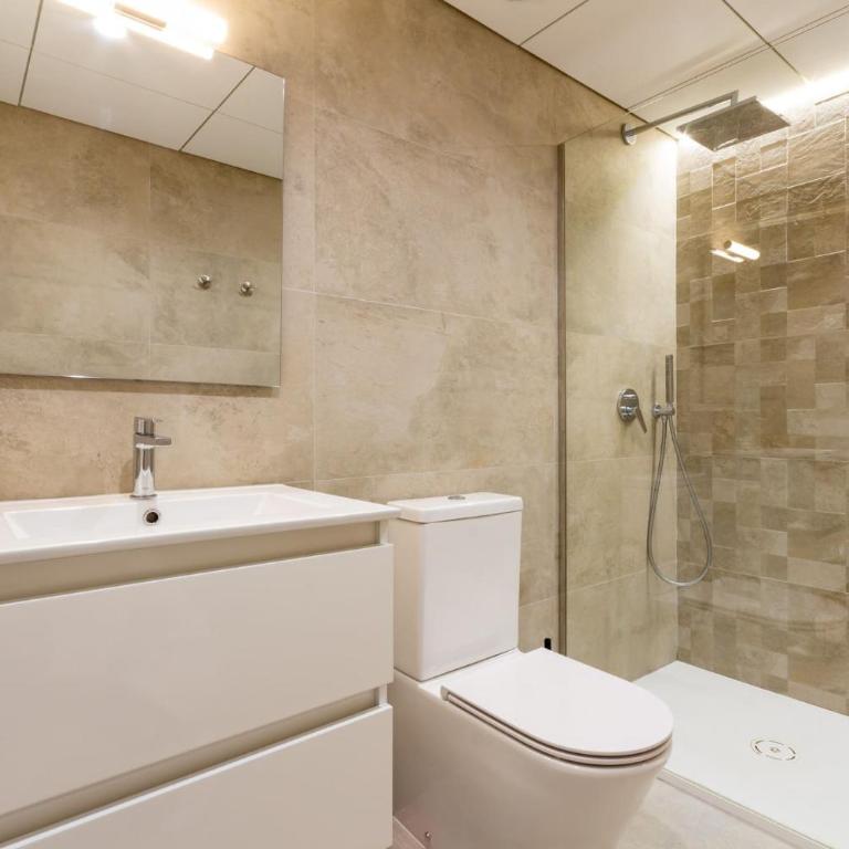 The Icon - Lujo con Vistas al Mar - Three-Bedroom Apartment - 5