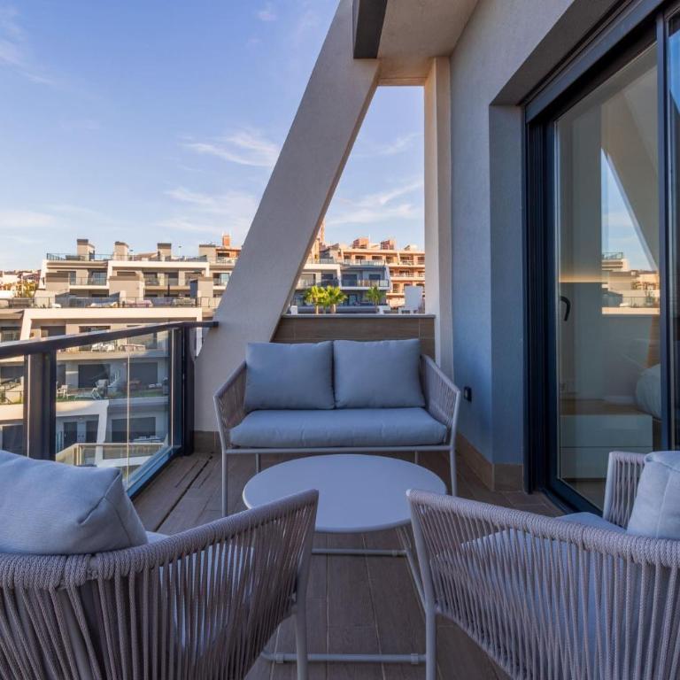 The Icon - Lujo con Vistas al Mar - Three-Bedroom Apartment - 10