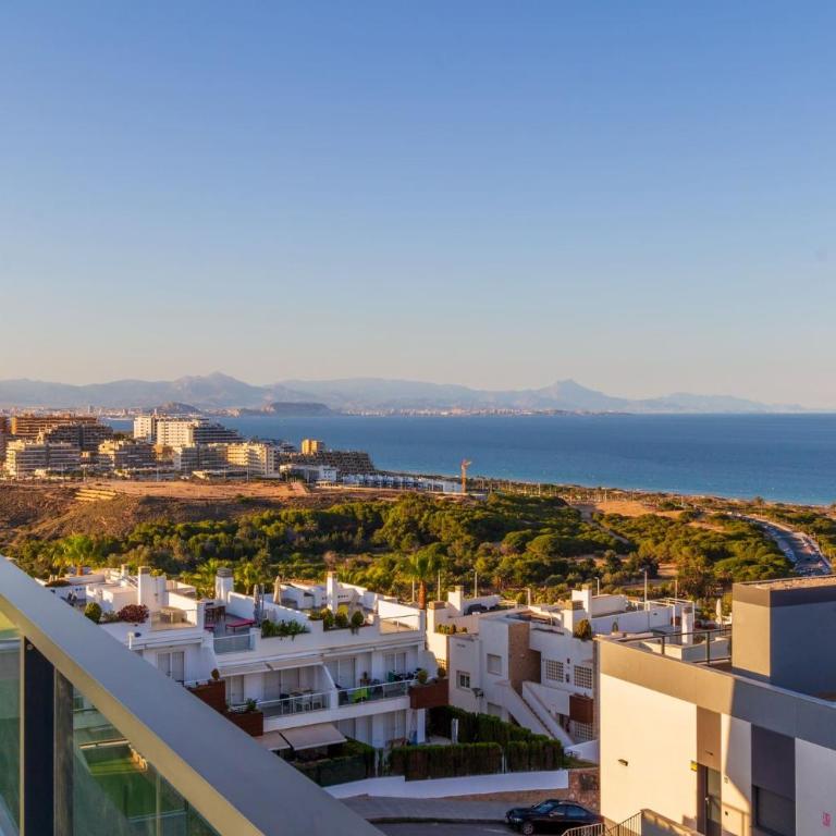 The Icon - Lujo con Vistas al Mar - Three-Bedroom Apartment - 12