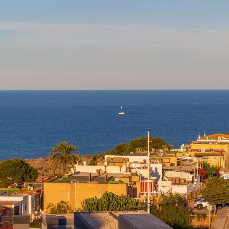 The Icon - Lujo con Vistas al Mar - Three-Bedroom Apartment - 16