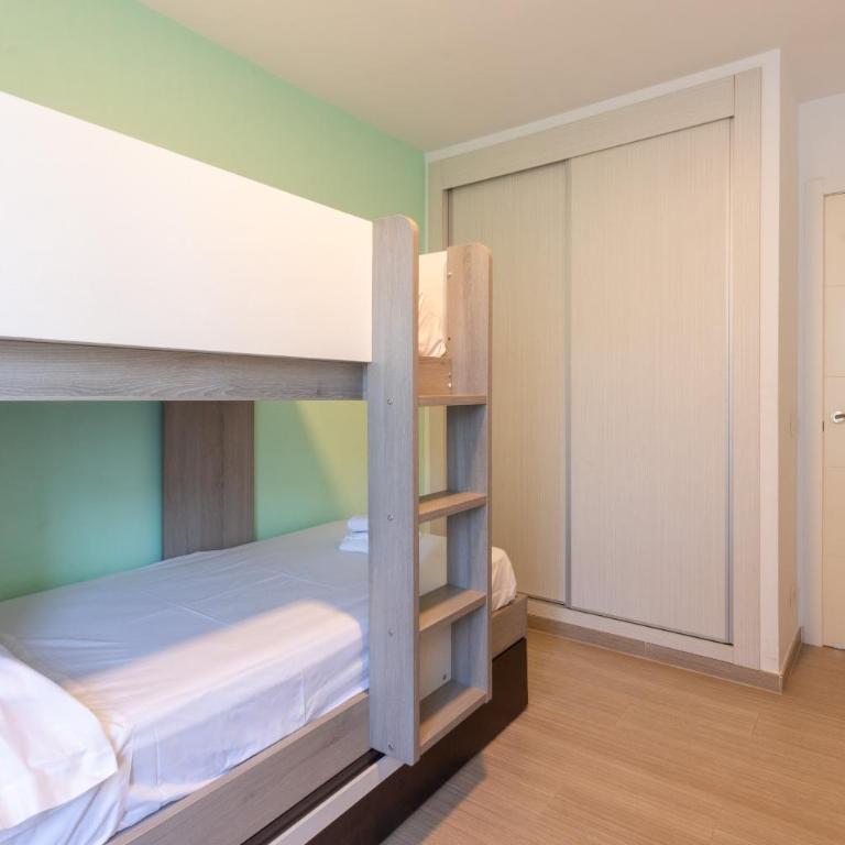 Apartamento moderno con piscina comunitaria cerca del aeropuerto - Apartamento de 2 dormitorios con terraza - 38