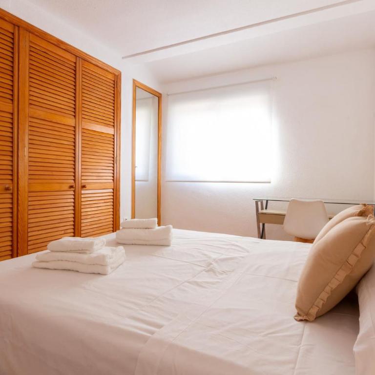 The Small Village - Pool and Relax near the Airport - Three-Bedroom Apartment - 18