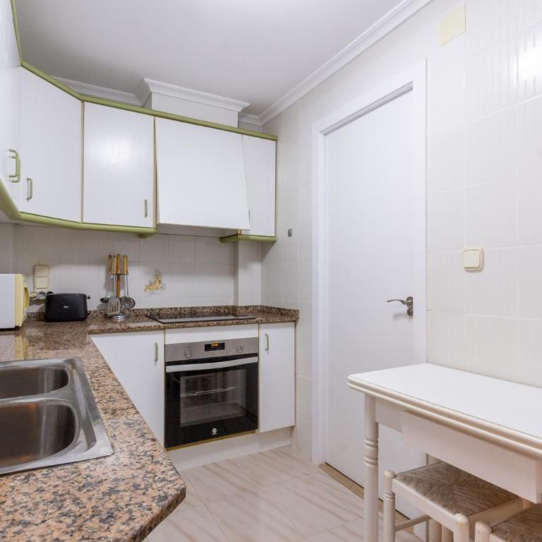 Gran casa en Santa Pola a 10 metros de la playa - Apartamento - 5