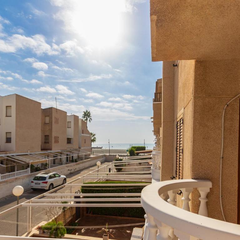 Gran casa en Santa Pola a 10 metros de la playa - Apartamento - 8
