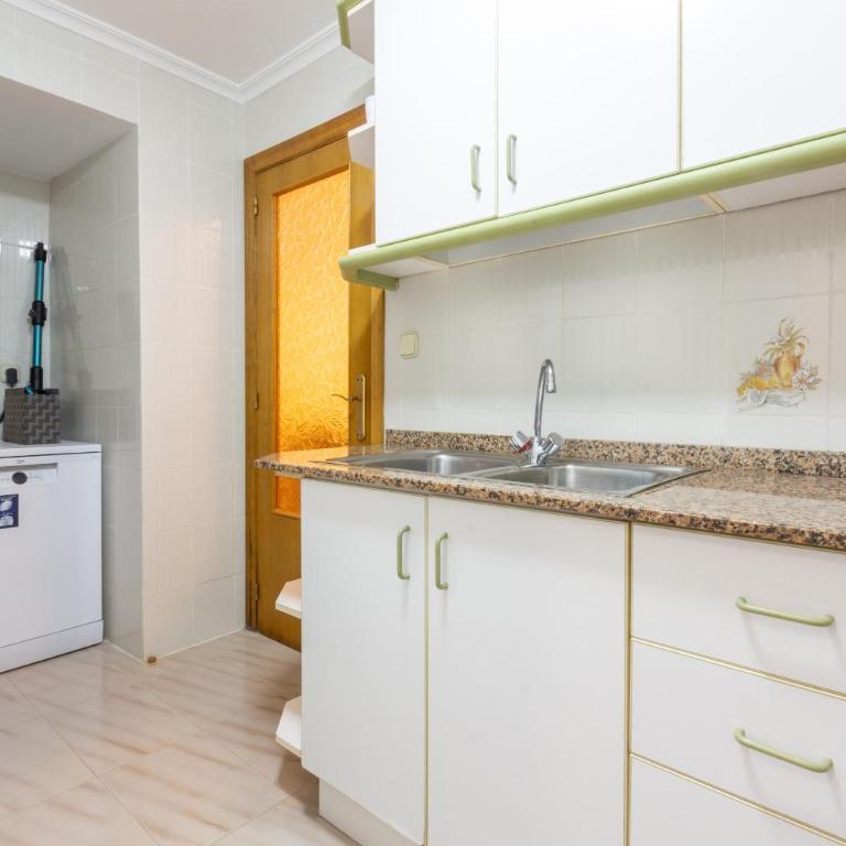 Gran casa en Santa Pola a 10 metros de la playa - Apartamento - 25