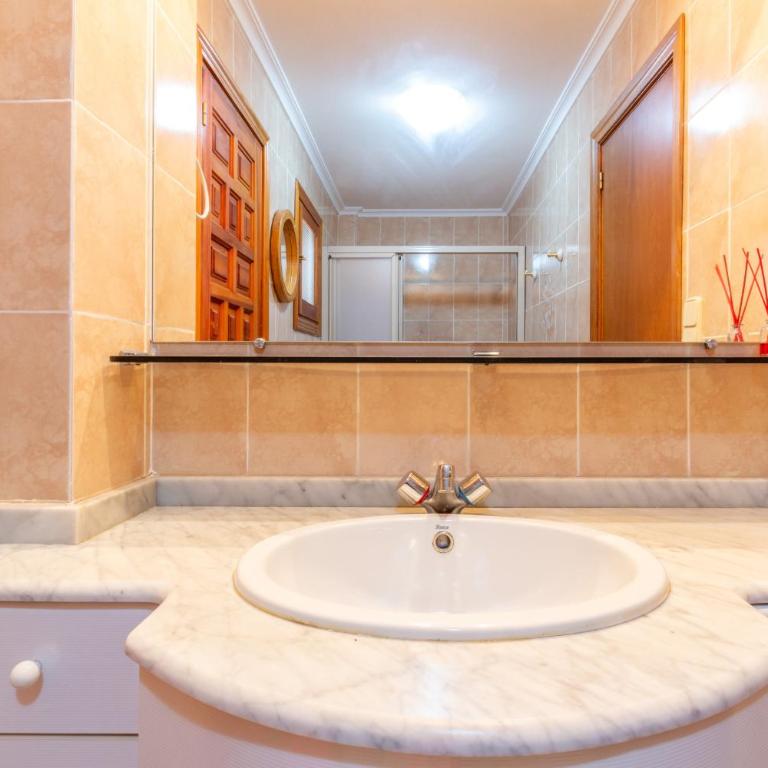 Gran casa en Santa Pola a 10 metros de la playa - Apartamento - 26