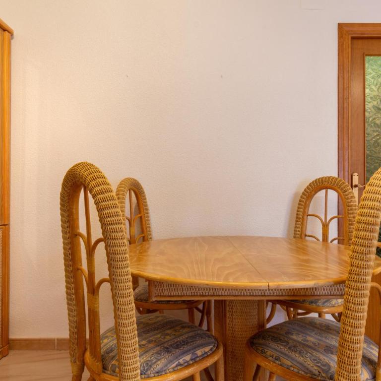 Gran casa en Santa Pola a 10 metros de la playa - Apartamento - 42