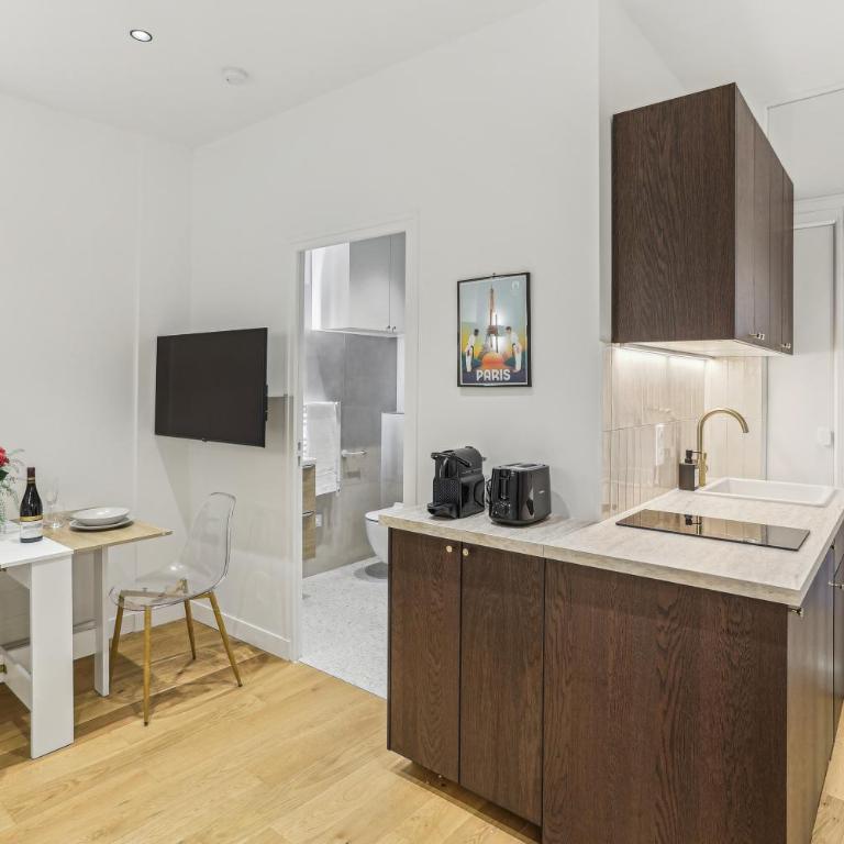 Lavie Maison Hot Tub and AC Near Arc de Triomphe - Appartement 1 Chambre - 13