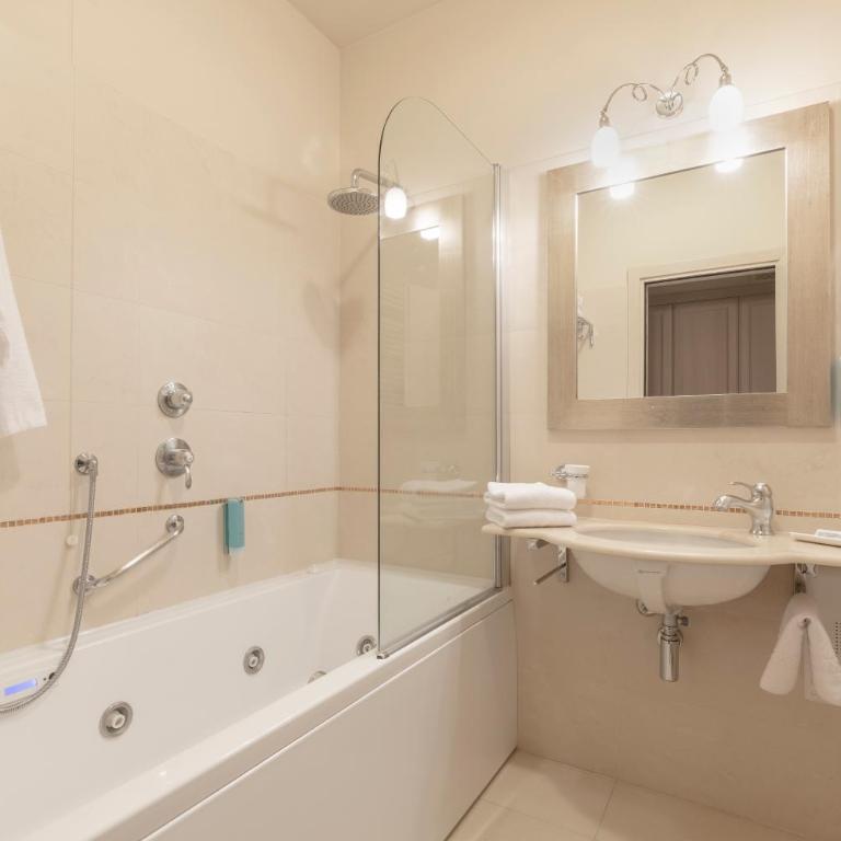 Villa Rosa Hotel Desenzano - Suite con Balcone e Vista Lago - 10