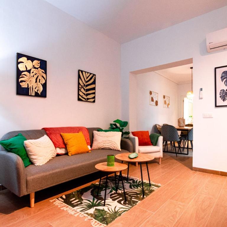 Edomus El Patio de la Macarena - Three-Bedroom Apartment - 4