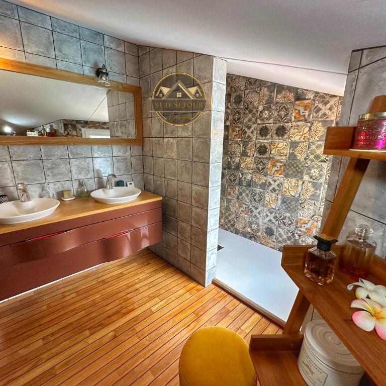 MAS M - Villa d'exception - Piscine - Jeux Enfants - BBQ - Plancha - Cheminée - Calme - 5 Chambres - SUDSEJOURCONCIERGERIE - Villa con Piscina Privata - 24