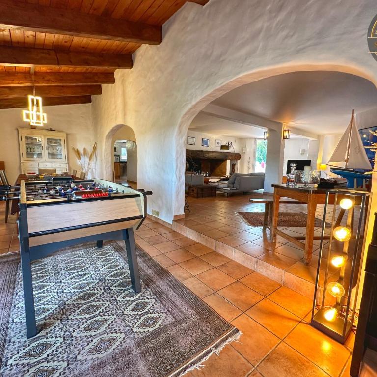 MAS M - Villa d'exception - Piscine - Jeux Enfants - BBQ - Plancha - Cheminée - Calme - 5 Chambres - SUDSEJOURCONCIERGERIE - Villa con Piscina Privata - 34