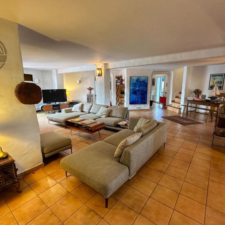 MAS M - Villa d'exception - Piscine - Jeux Enfants - BBQ - Plancha - Cheminée - Calme - 5 Chambres - SUDSEJOURCONCIERGERIE - Villa con Piscina Privata - 6