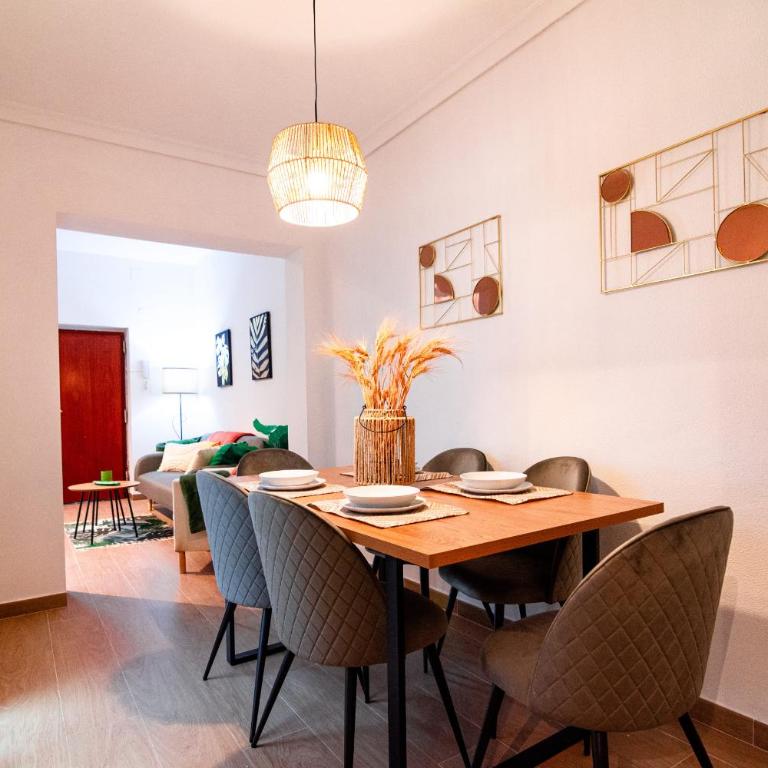 Edomus El Patio de la Macarena - Three-Bedroom Apartment - 8