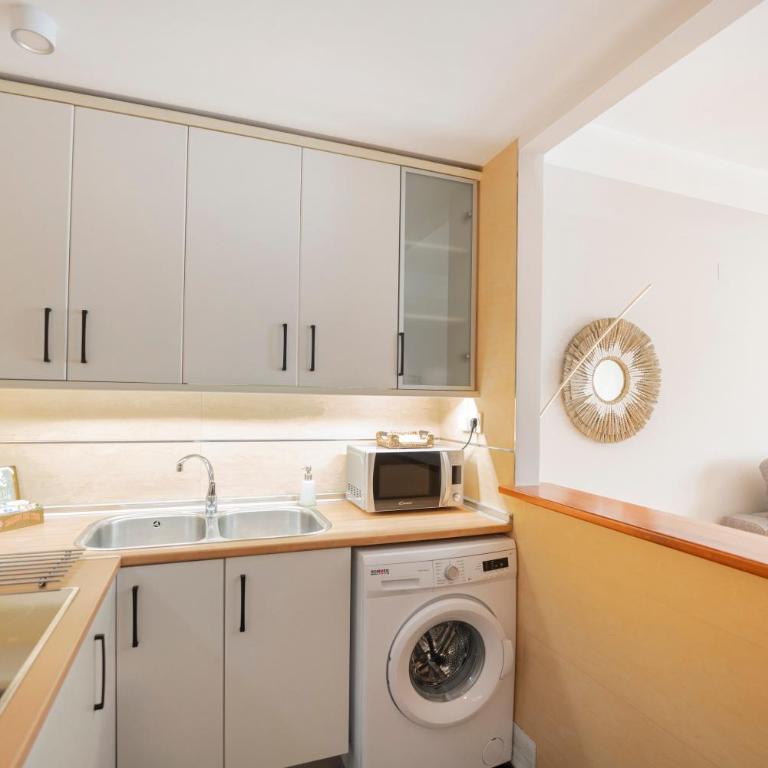 EnjoyGranada New Suite EMIR - One-Bedroom Apartment - 31
