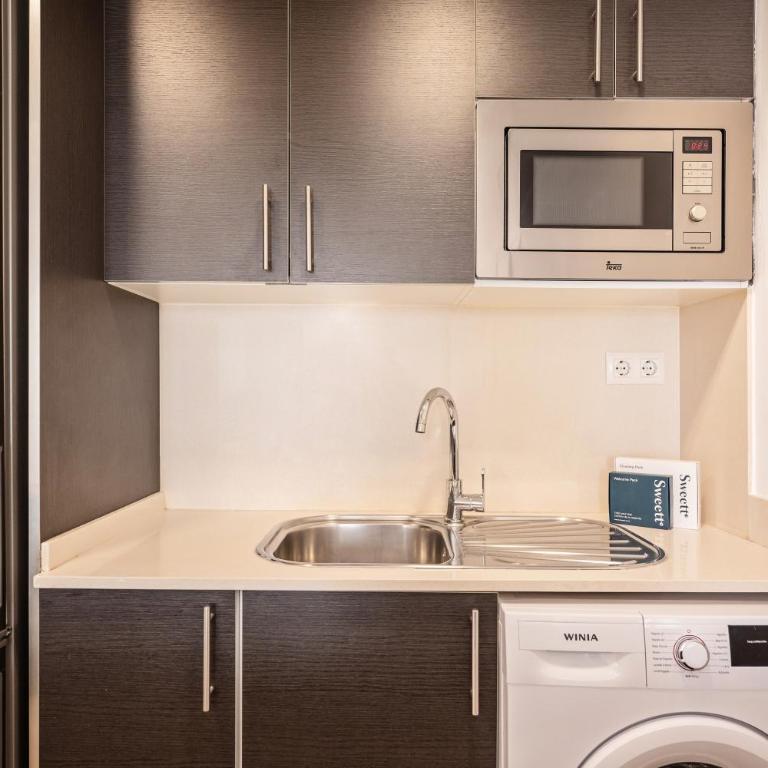 Sweett - Symphonic Central - Three-Bedroom Apartment - 7