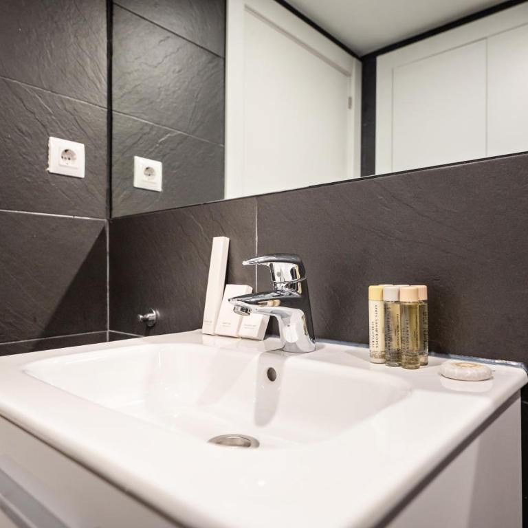 Sweett - Symphonic Central - Three-Bedroom Apartment - 5