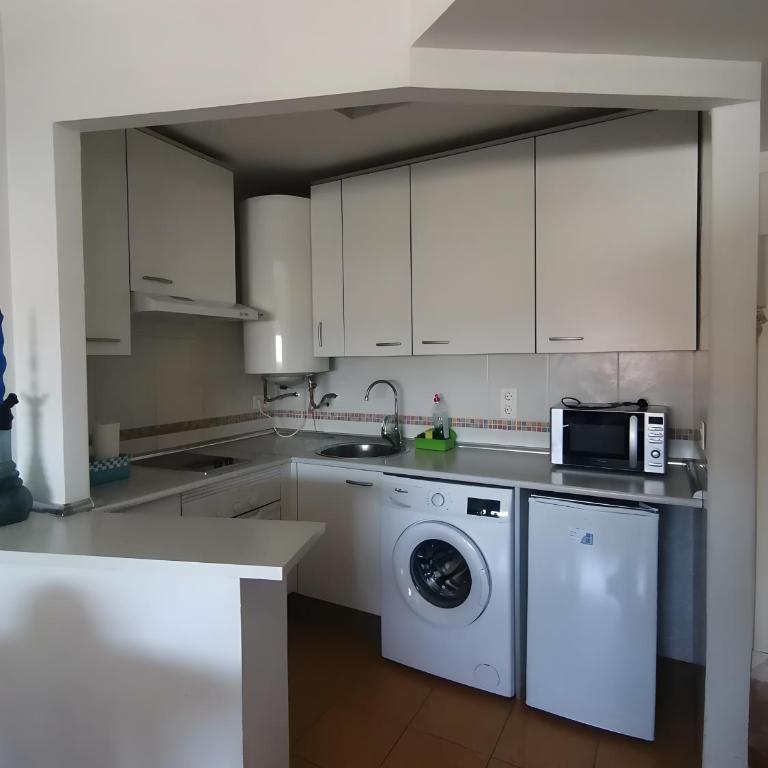 Cálido apartamento con PISCINA y garaje - Apartamento de 1 dormitorio - 2