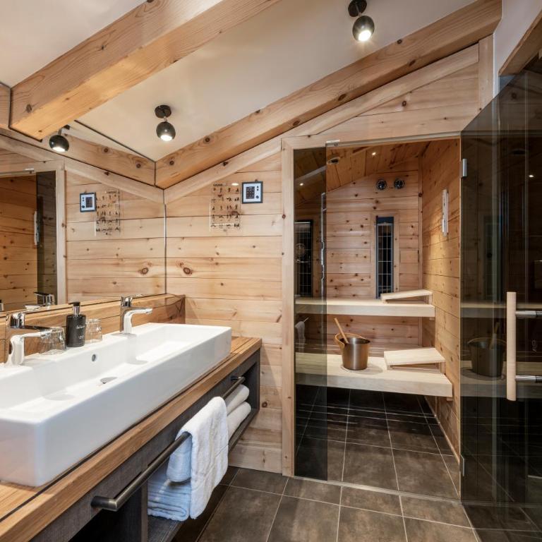 Austria Alpinhotel Ski IN Ski OUT an der Edelweissbahn - Panorama-Suite mit Sauna - 4