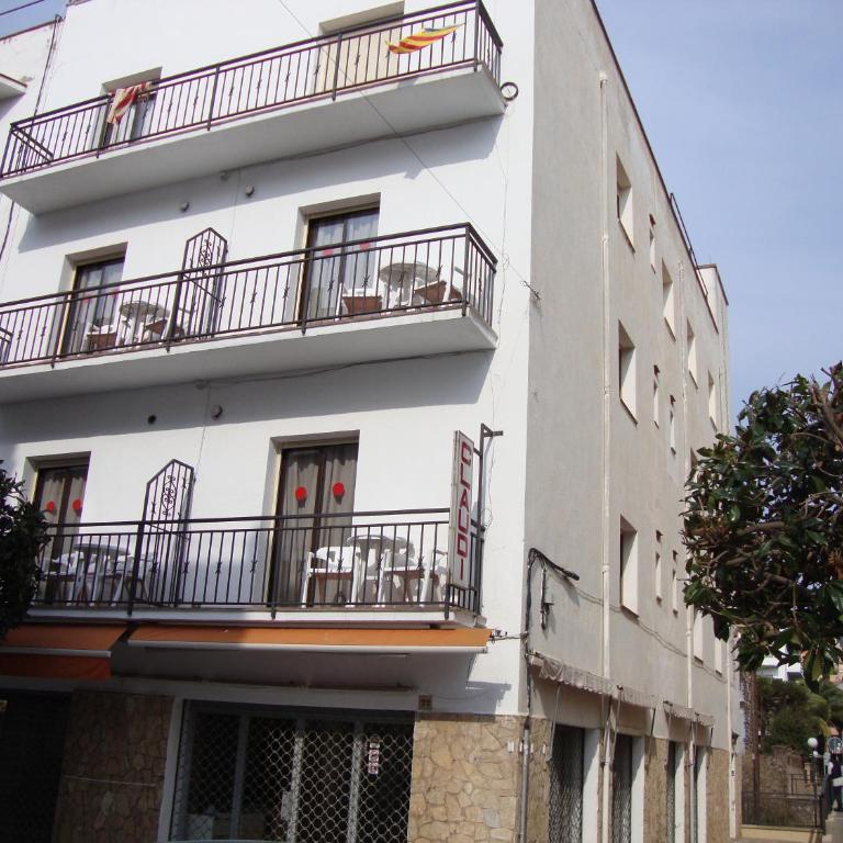 Apartaments Claudi - Habitación Triple Básica - 1