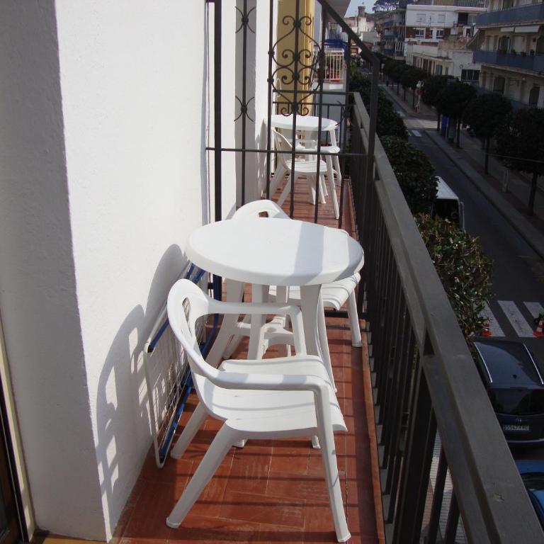 Apartaments Claudi - Estudio Familiar con balcón - 14