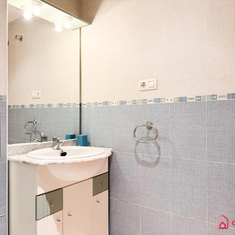 Fantástico 1era línea con 3 habs - Apartamento de 3 dormitorios con vistas al mar - 9