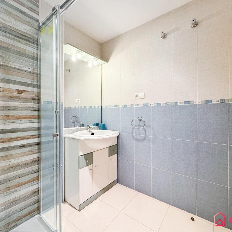 Fantástico 1era línea con 3 habs - Apartamento de 3 dormitorios con vistas al mar - 34