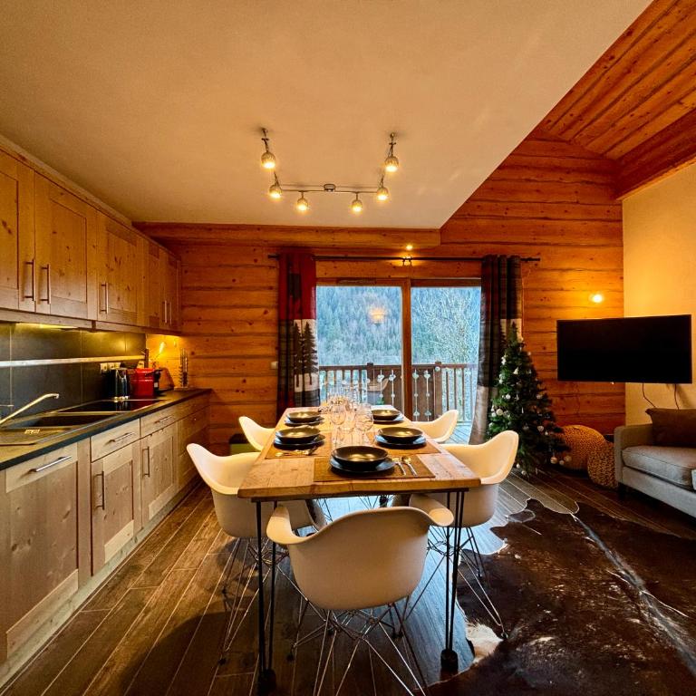 Chalets d'Angèle D5 - T3 Cosy à Châtel - Two-Bedroom Apartment with Terrace - 1