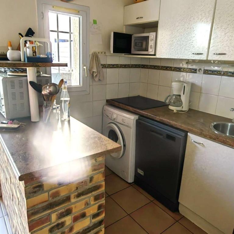 Villa Mitoyenne Climatisée, Piscine, Parking, 450m de la Plage - FR-1-607-17 - Maison de Vacances - 8