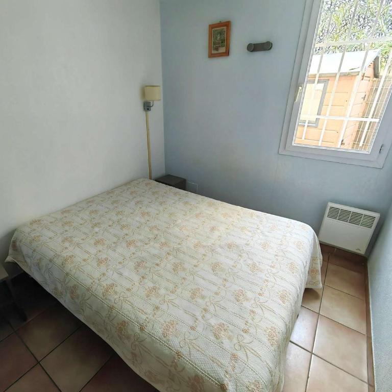 Villa Mitoyenne Climatisée, Piscine, Parking, 450m de la Plage - FR-1-607-17 - Maison de Vacances - 16