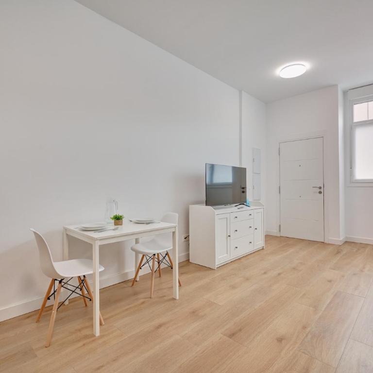 Studio Irati by Clabao - One-Bedroom Apartment - 5