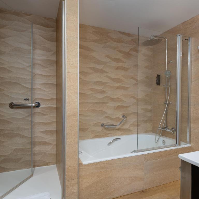 Hotel Rialto - Standard Quadruple Room - 21